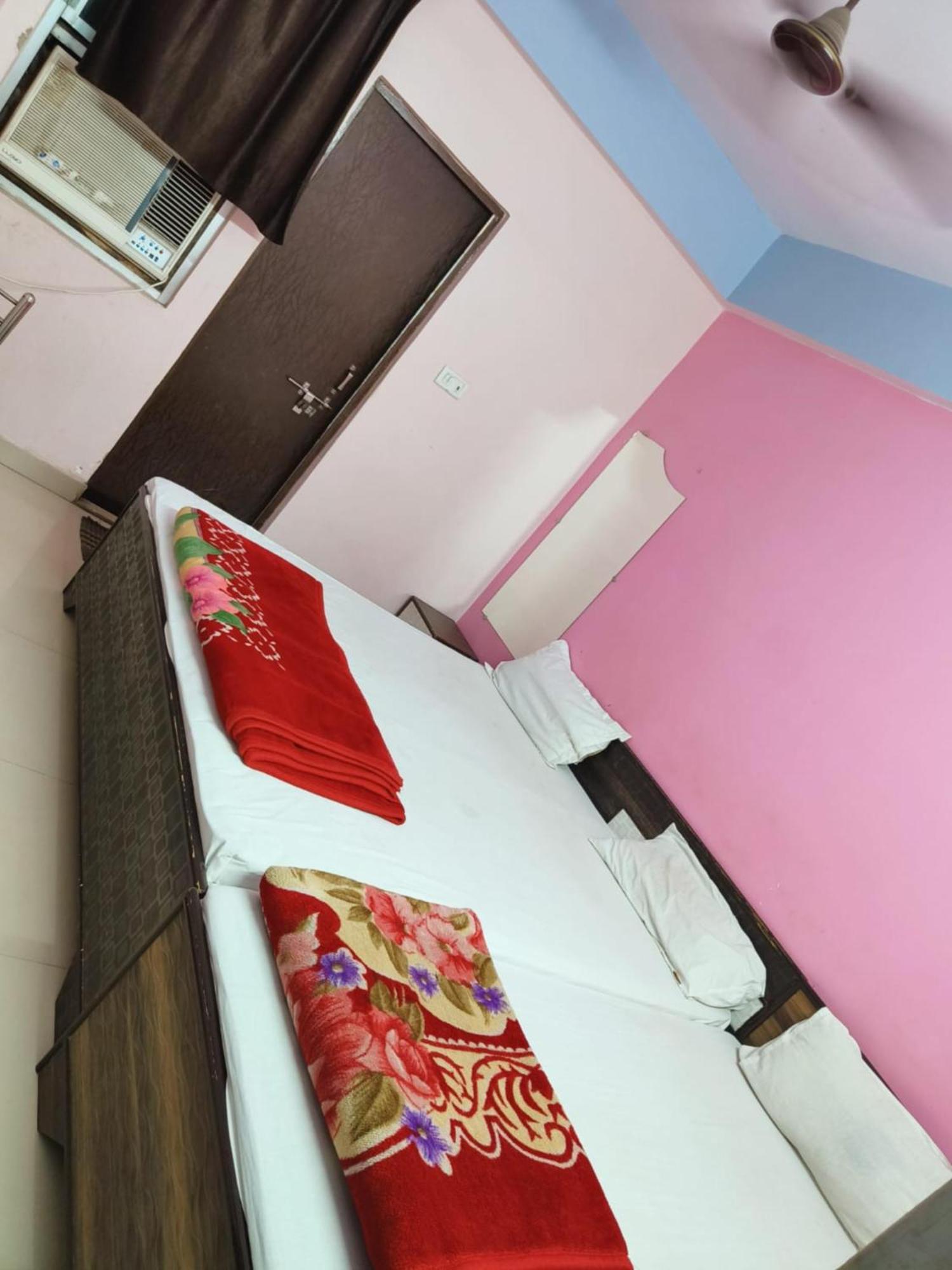 Goroomgo The Shivay Guest House Inn Varanasi Exterior foto